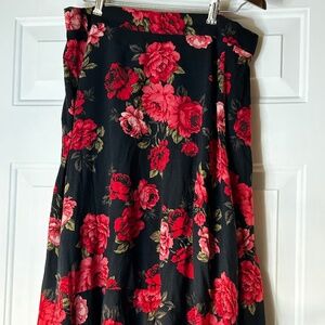 Torrid Black Rose Hi Lo Skirt  *Size 12